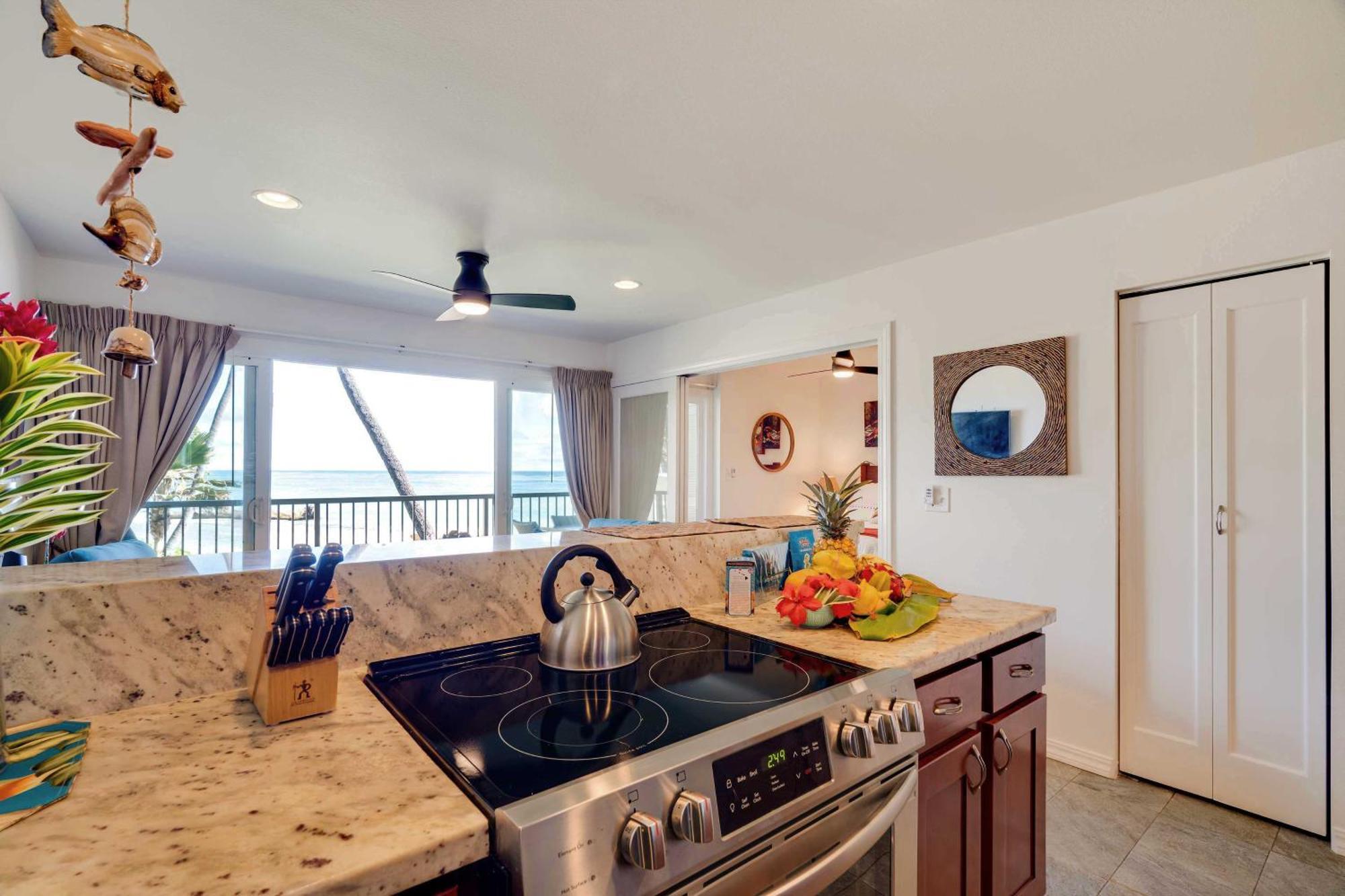 Waipouli Beachfront Condo With Balcony And Ocean Views Kapa'a Extérieur photo